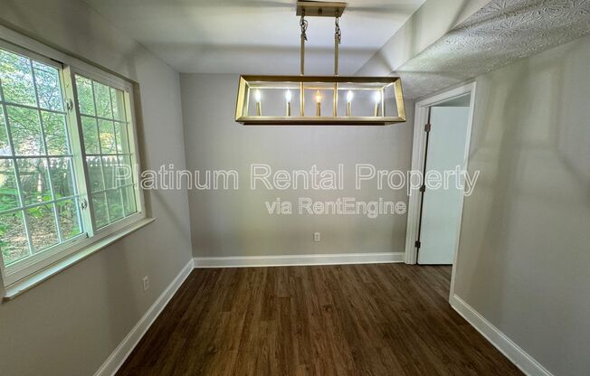 4 beds, 3 baths, 1,560 sqft, $2,300