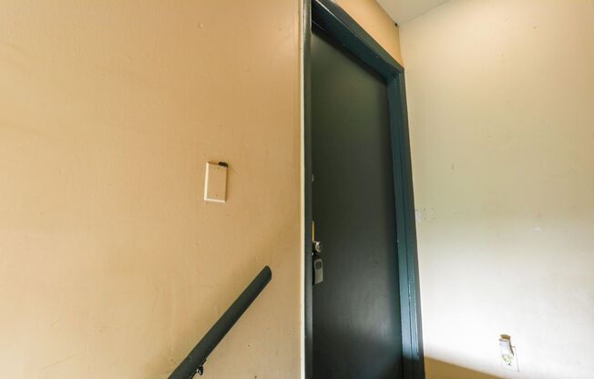 1 bed, 1 bath, $1,295, Unit Unit 010 - 2504 E Jefferson St