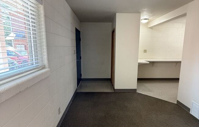 Studio, 1 bath, 500 sqft, $625, Unit 1024 SUNSET #04