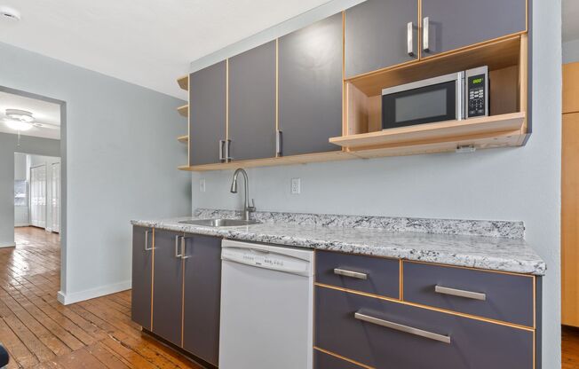 1 bed, 1 bath, 750 sqft, $1,350, Unit 5233 Butler Street 3rd Floor