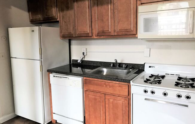 1 bed, 1 bath, $995, Unit 3