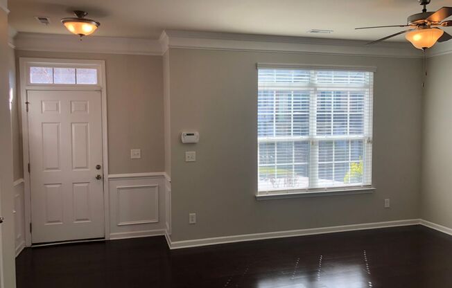 Gorgeous, like-new, Town home for lease in sought-after Laurel Valley community