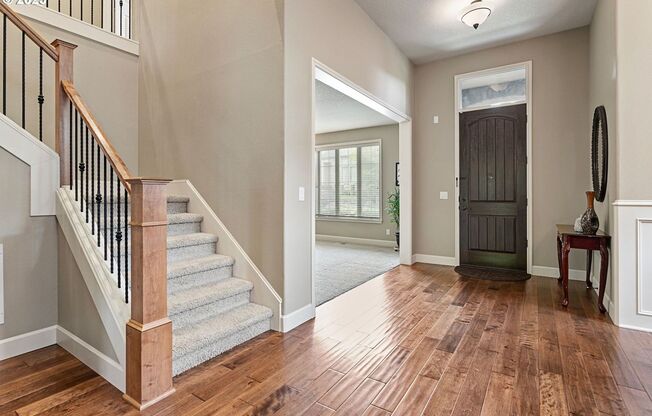 Beautiful 5 Bed | 3.5 Bath | Single-Family Home | Arbor Heights Community Located In Bethany | Bedroom & Full Bath on 1st Level | Solar Panels | Great Backyard!