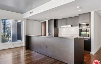 2 beds, 2.5 baths, 2,000 sqft, $7,995, Unit 5A