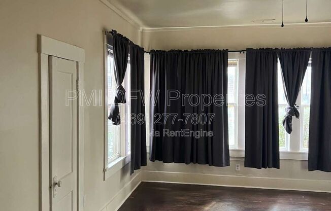 219 S MONTREAL AVE
