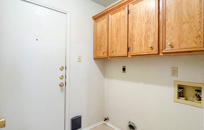 3 beds, 2 baths, $1,550