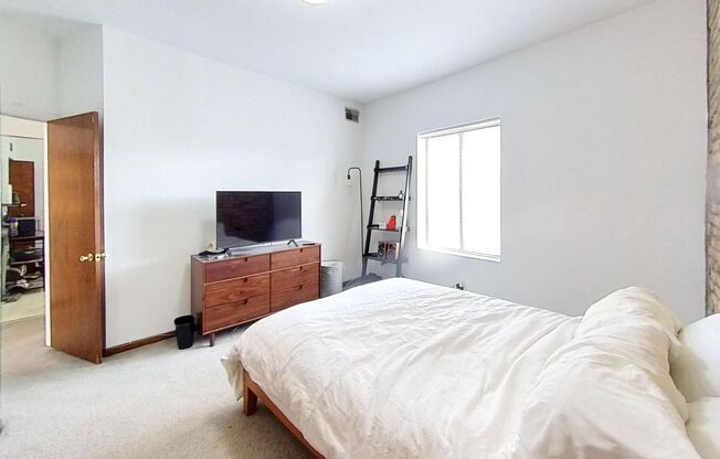 Top Floor Southport Corridor One Bedroom
