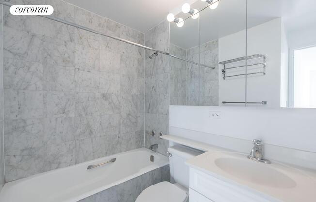 1 bed, 1 bath, 807 sqft, $4,800, Unit 3H