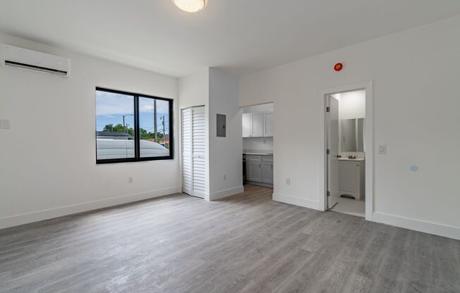 Studio from $1,500/mo & 1/1 from $1,600/mo, newly renovated/Estudio desde $1,500/mes y 1/1 desde $1,600/mes