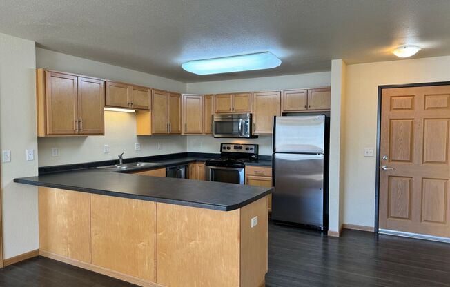 2 beds, 2 baths, 982 sqft, $1,245, Unit 627-202