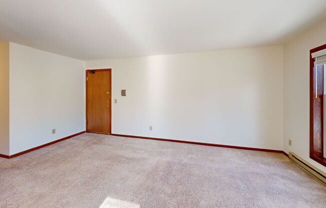 2 beds, 1 bath, 950 sqft, $1,780, Unit 7618RA