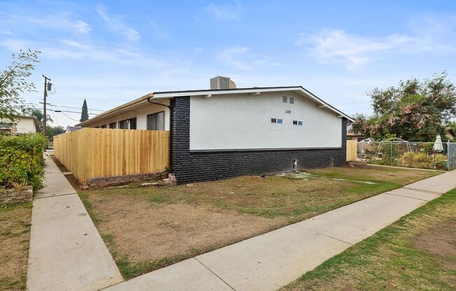 1329 E San Ramon Ave