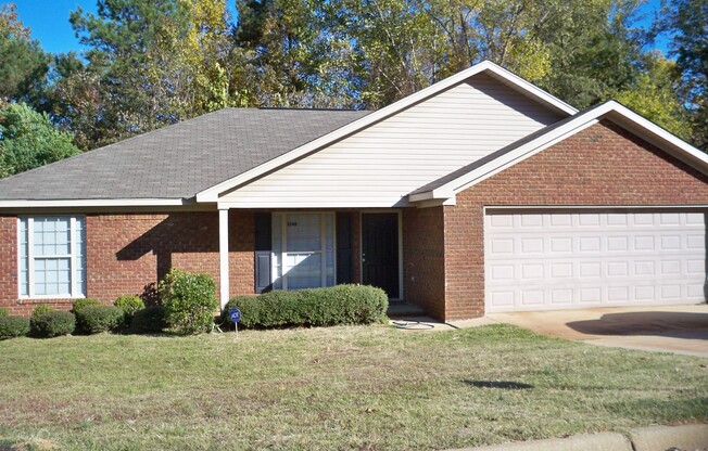 4 Bedroom House with Covered Garage