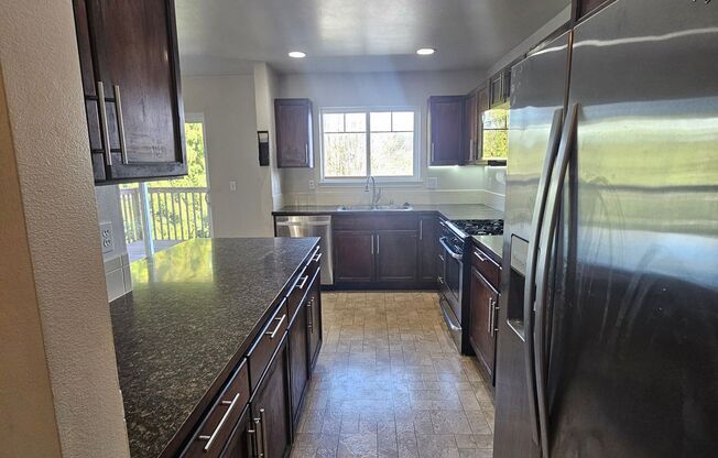 Beautiful Home with Mt. Rainier Views – Close to PSNS & Ferries