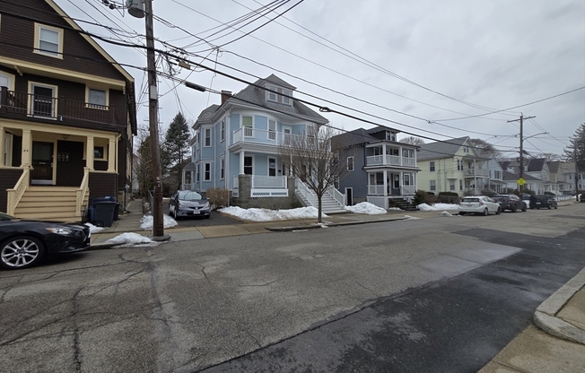 72 HEWLETT ST