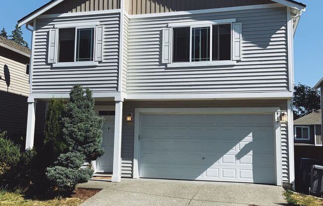 Spacious 4BD/3BTH Home for Lease in South Everett - Small Pet Friendly!