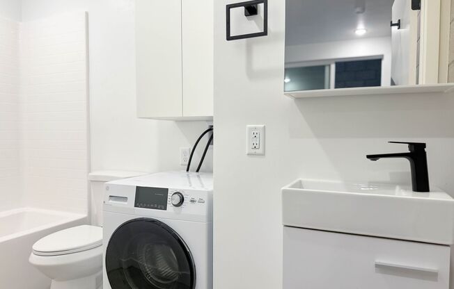 Studio, 1 bath, $2,295