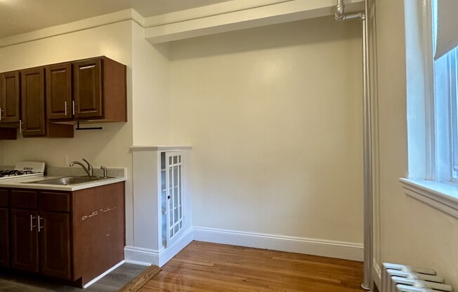 89 STRATHMORE RD