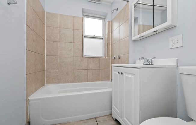 2 beds, 1 bath, 1,000 sqft, $1,370.42, Unit 6100-2E
