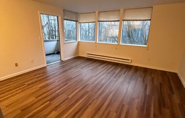 Studio, 1 bath, 350 sqft, $1,395