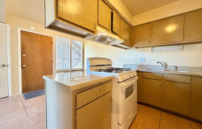 2 beds, 1 bath, 1,000 sqft, $1,395, Unit Unit 3