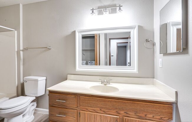 2 beds, 2 baths, 900 sqft, $1,499, Unit L202