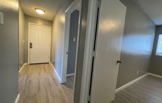 2 beds, 1 bath, 950 sqft, $1,595, Unit 05