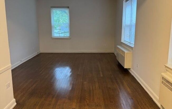 2 beds, 1 bath, 778 sqft, $1,495, Unit 00 - 10552A