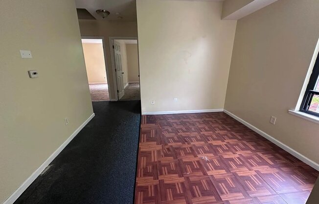 2000 MAPES AVE