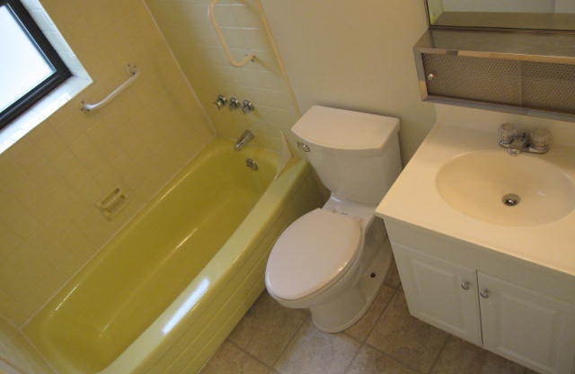 2 beds, 1 bath, 780 sqft, $1,040, Unit 603