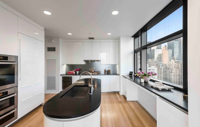 3 beds, 3.5 baths, 3,004 sqft, $28,950, Unit 17B