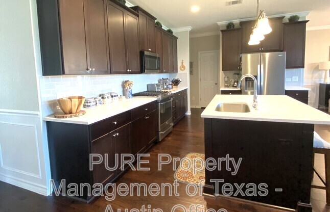 3 beds, 2 baths, 1,577 sqft, $2,050