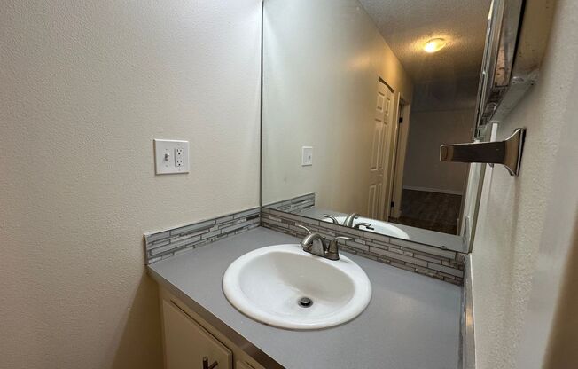 1 bed, 1 bath, $1,095