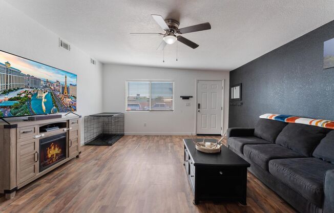 2 beds, 1 bath, $2,000