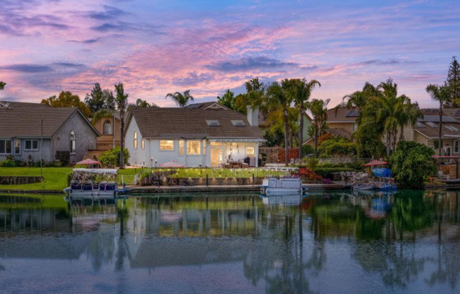 Beautiful 3-Bedroom, 3-Bath Home in Riverlakes Ranch with Lake Access