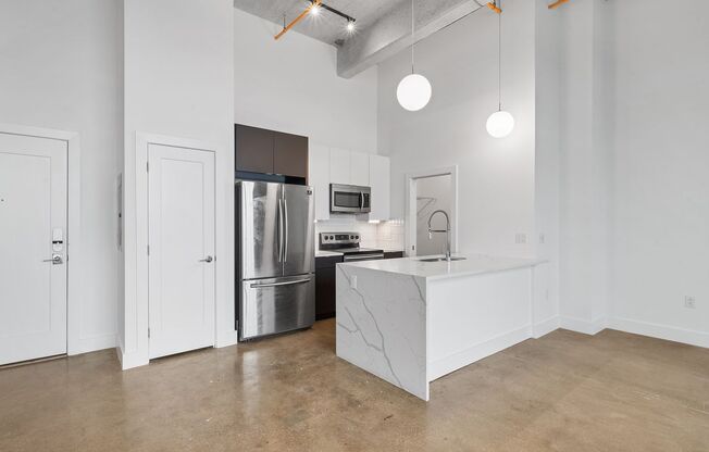2 beds, 2 baths, 978 sqft, $2,300, Unit Unit 703