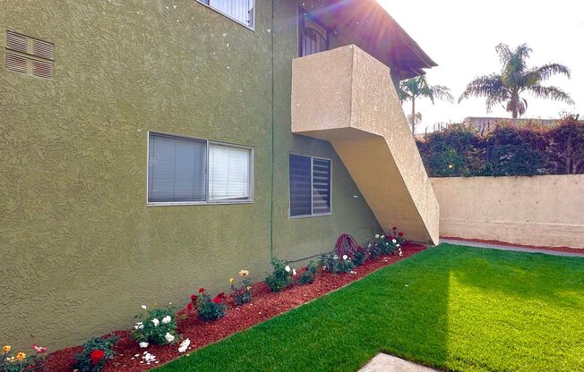 3 beds, 2 baths, 1,100 sqft, $3,295, Unit 25532 1/4