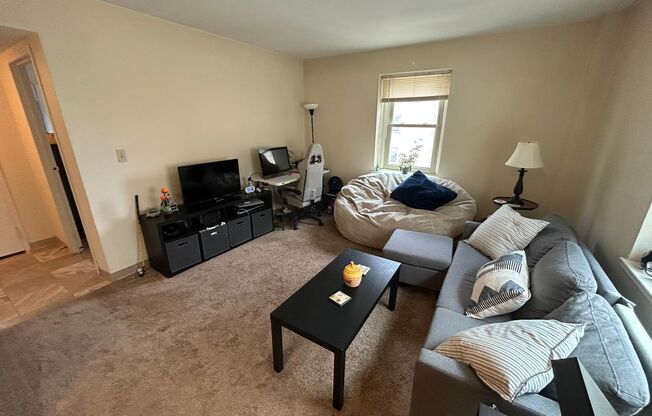1 bed, 1 bath, $895, Unit 513