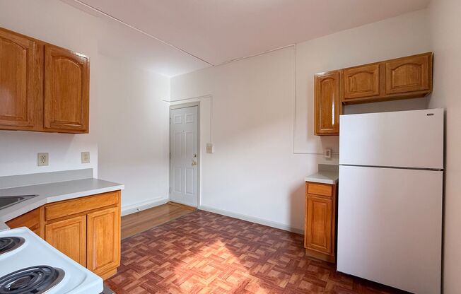 1 bed, 1 bath, 729 sqft, $1,300, Unit 305