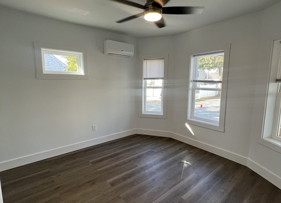 1 bed, 1 bath, 670 sqft, $2,300, Unit 1