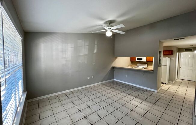 Gorgeous 3 BD 3 BA Townhome Located in Chase's Run!