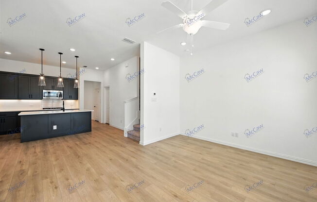 913 JANWOOD DR