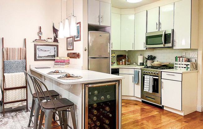 350 E 54 ST