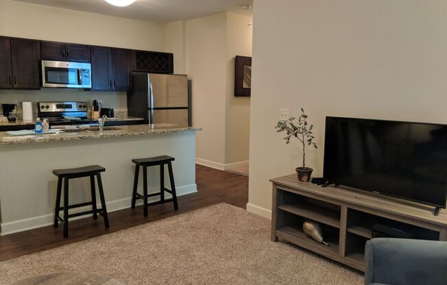 1 bed, 1 bath, 642 sqft, $835, Unit 407-105