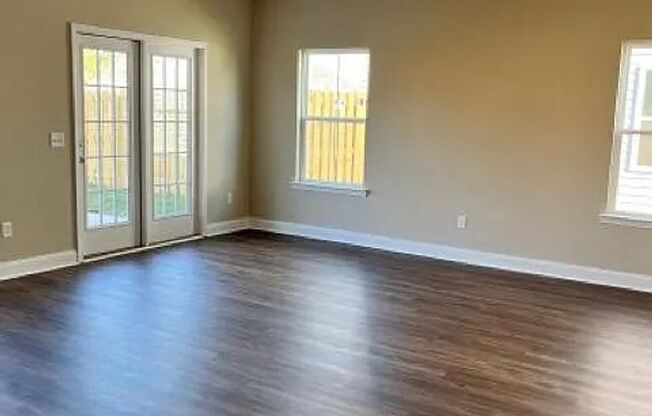 g 3-bedroom, 2.5-bathroom, two-story home located in the vibrant community of Hinesville,GA