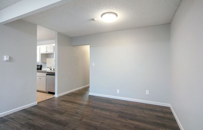 2 beds, 1 bath, 960 sqft, $1,895, Unit 107