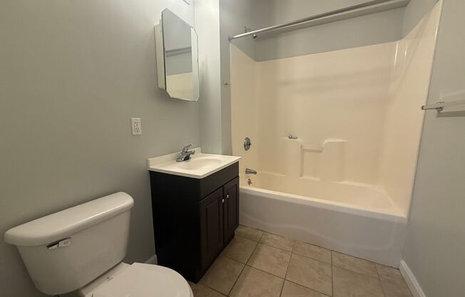 1 bed, 1 bath, 435 sqft, $1,725, Unit 220