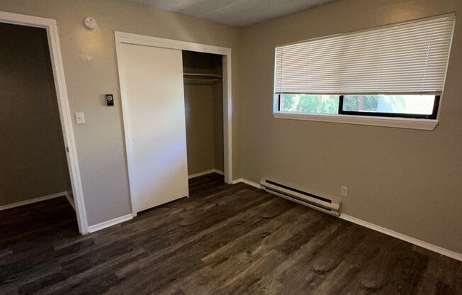 2 beds, 1 bath, 900 sqft, $1,100, Unit #301