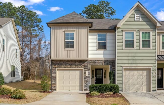 End unit Townhome near DT Raleigh