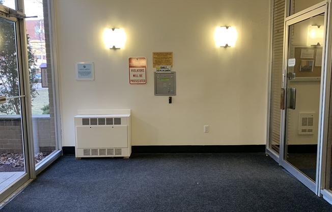 Studio, 1 bath, 445 sqft, $1,650, Unit 1F